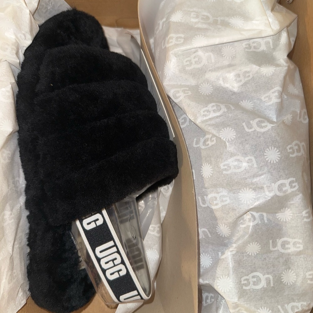 NWT UGG Black Fluff Slide